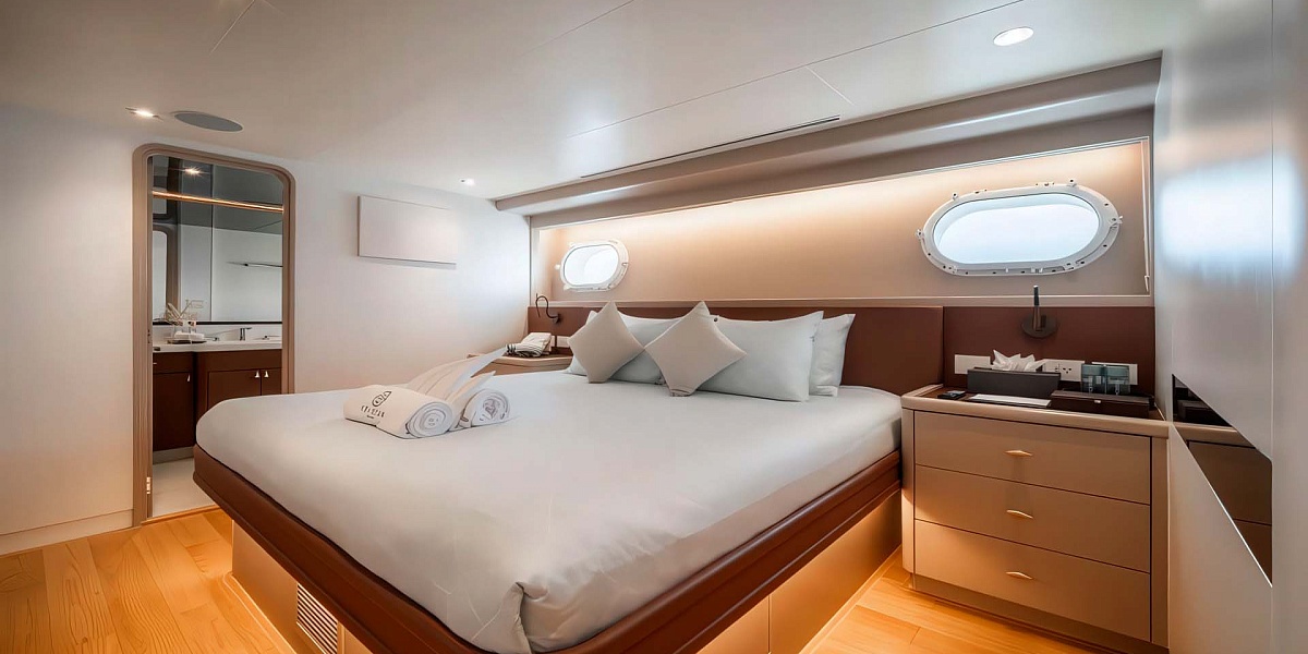 Аренда мега яхты Sea Bear Westport 130 на Пхукете